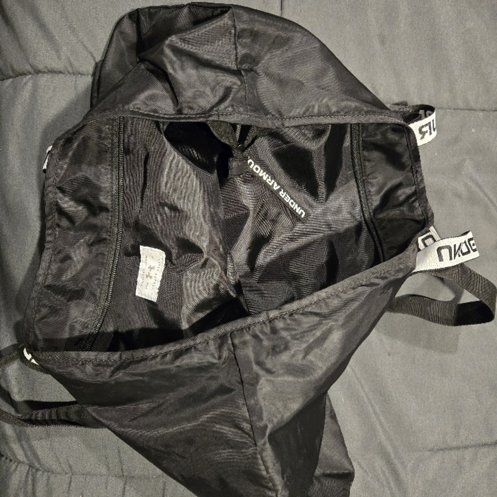 Under Armour Black Duffel Bag - Picture 3 of 3